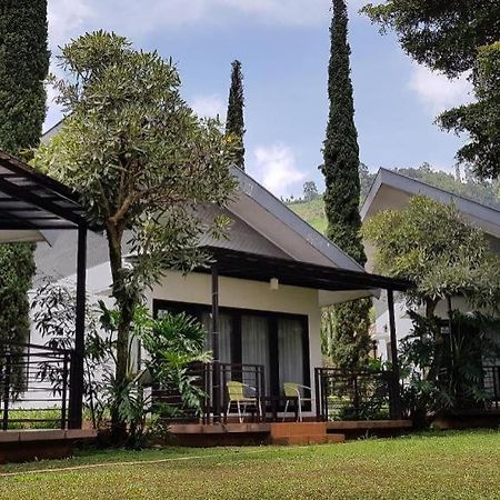 New Mountain Springs Hotel&Resort Lembang Exterior foto