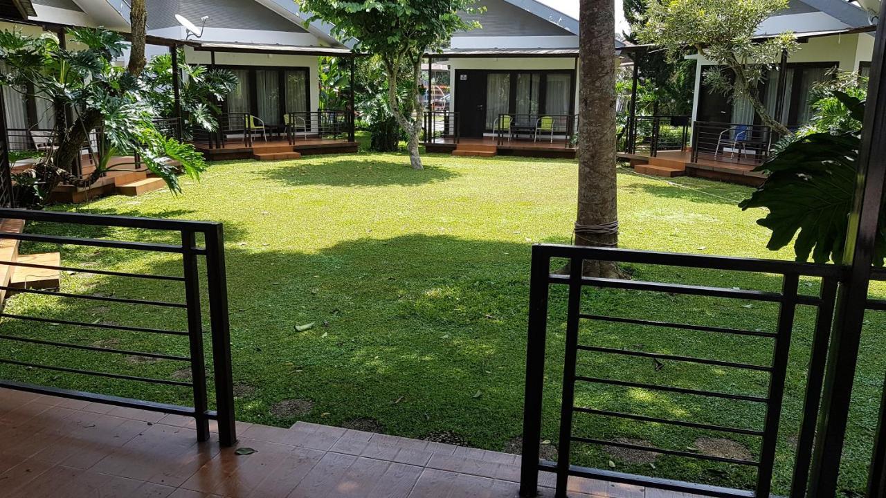 New Mountain Springs Hotel&Resort Lembang Exterior foto