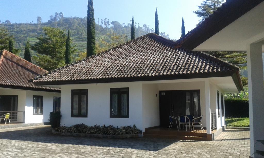 New Mountain Springs Hotel&Resort Lembang Exterior foto