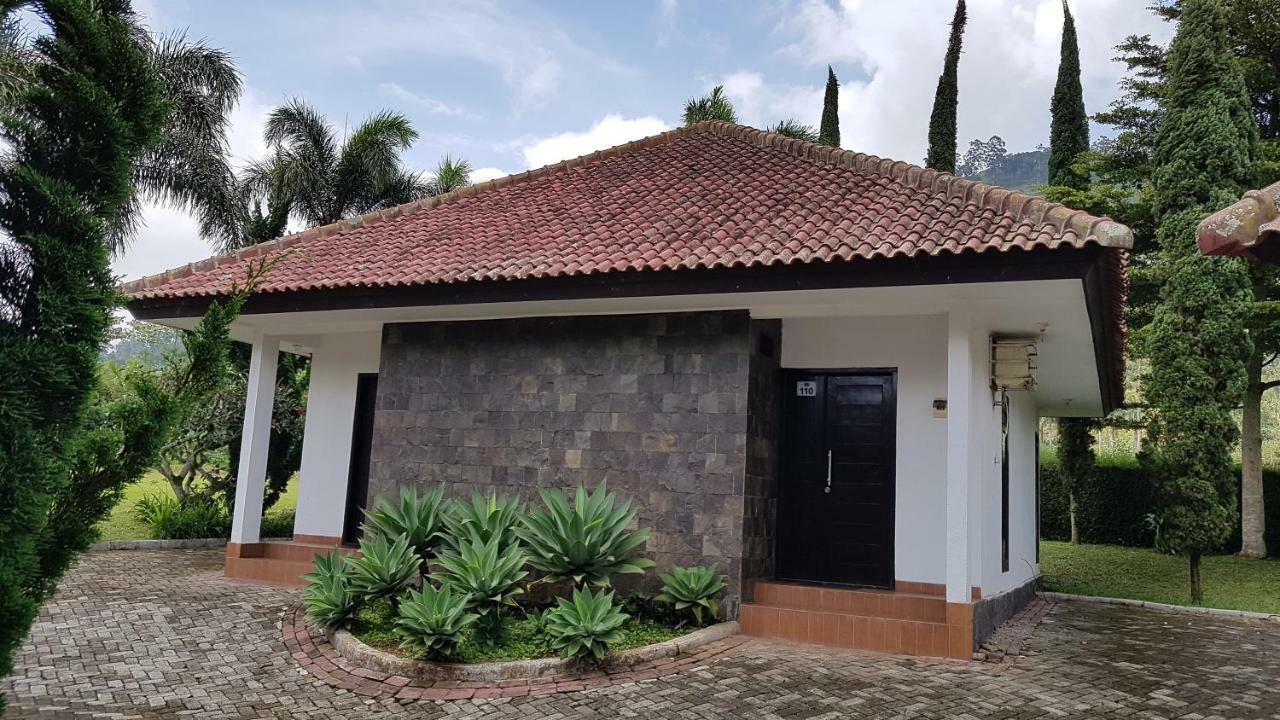 New Mountain Springs Hotel&Resort Lembang Exterior foto